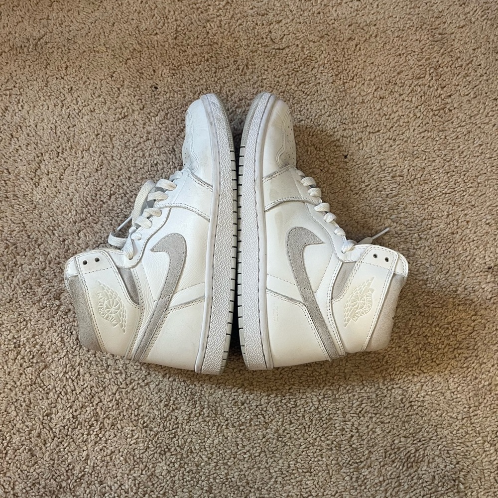 Jordan 1 Retro “Neutral Grey” (Sz 7.5 Men’s)
